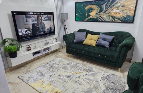 Lagos Apartment | Neat and cozy One bedroom apartment in Anthony, Ikeja. Lagos