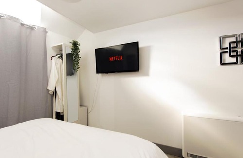 Marston Green Apartment | NEC Birmingham B37 Luxury Studio Apartment