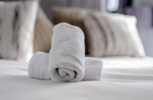 Marston Green Apartment | NEC Birmingham B37 Luxury Studio Apartment