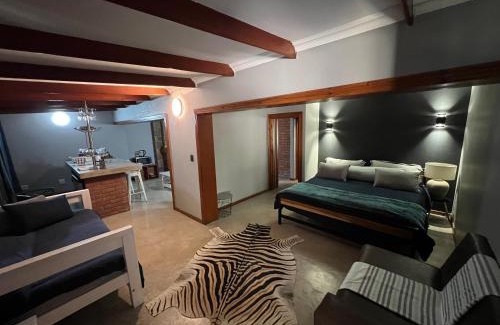 Buffelspoort Cabin | Nectar Game Lodge