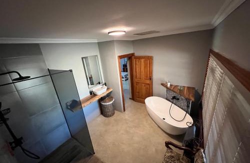 Buffelspoort Cabin | Nectar Game Lodge