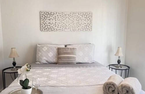 Riverside House | Need a Place to Stay? We’ve Got You