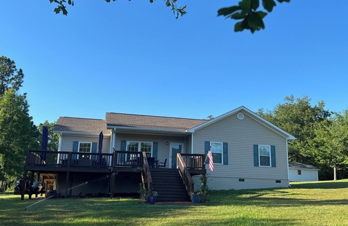 Ashville House | Neely Henry Lake bungalow with 3 bedrooms and 2 baths
