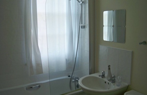 Kimberley Bed & Breakfast | Nelson and Railway Inn