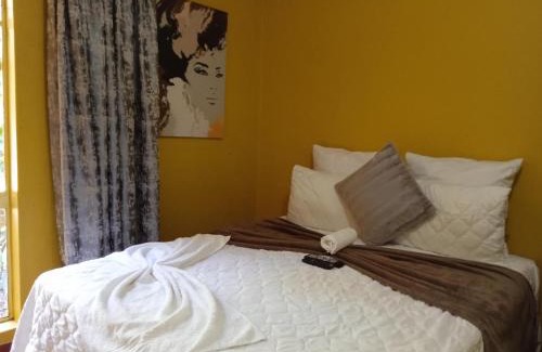 Nelspruit Hotel | NELSPRUIT MHLANGENI GUEST HOUSE