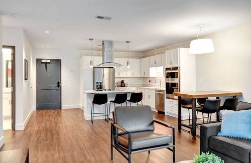 Donelson Apartment | Neon Nest: One Bedroom Nashville Getaway