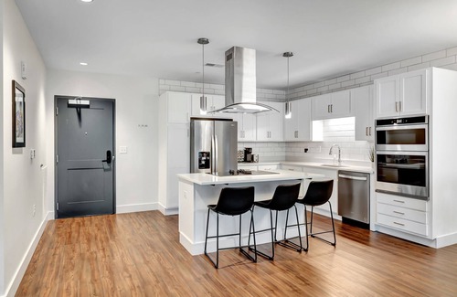 Donelson Apartment | Neon Nest: One Bedroom Nashville Getaway