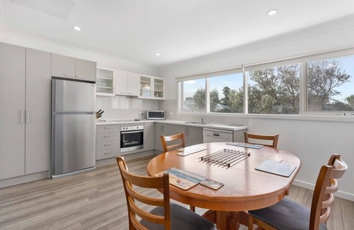 Port Elliot Apartment | Neptune - 2/4 Hutton St Port Elliot