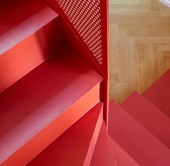 Udine Apartment | NEST LIVING - Red Velvet