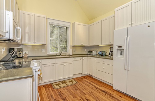 Bald Head Island House | Nestled in Keepers Landing neighborhood at this cozy two bedroom home! Access to both clubs