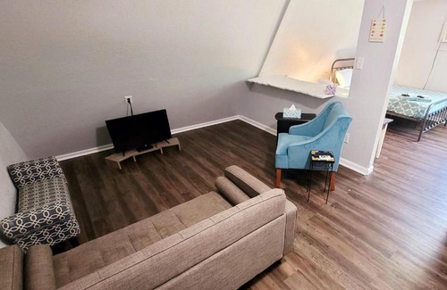 Fentress Apartment | Nestled In The Country Apt 1