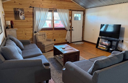 Lake Arthur House | Nestled in the heart of downtown Lake Arthur, walking distance from food & fun!