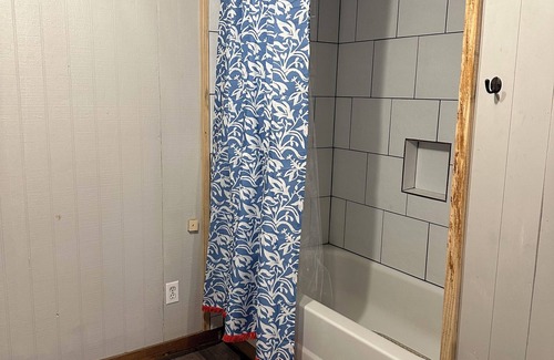 Lake Arthur House | Nestled in the heart of downtown Lake Arthur, walking distance from food & fun!