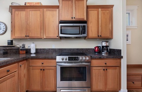 Pacific City House | Nestugga Woods with Hot Tub