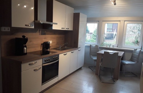 Gemuenden Apartment | Neu eingerichtete Ferienwohnung mit Fahrradstellplatz