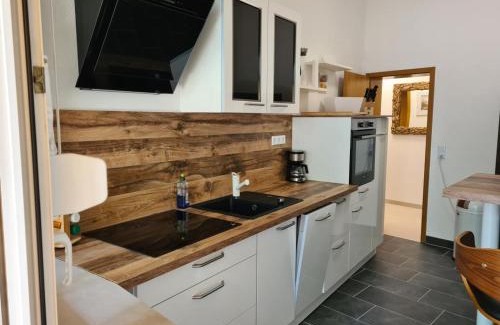 Mucheln Apartment | NEU! Ferienwohnung in Mücheln mit Balkon