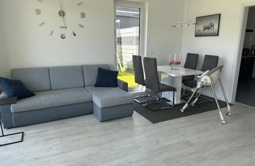 Remscheid Apartment | Neue Doppelhaushälfte mit Terrasse, Balkon und Garten