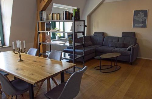 Outer Neustadt Apartment | Neustadt-Aussicht - große Wohnung mit Balkon