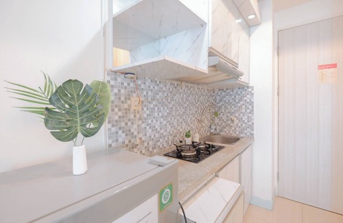 Pekayon Jaya Apartment | Neutral Studio Room At Grand Kamala Lagoon Apartment