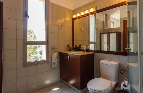 Neve Tzedek Apartment | Neve Tsedek 2BR Loft with Balcony, parking, Pool