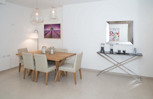 Jerusalem City Centre Apartment | Neviim Court 36