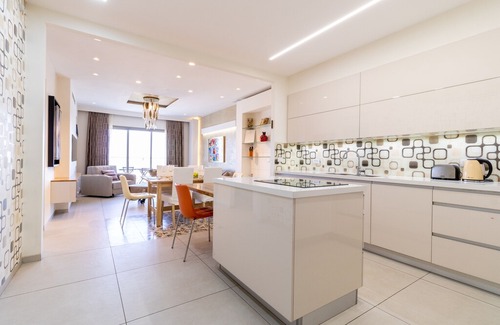 Jerusalem City Centre Apartment | Neviim Court "Center" - Old city view !