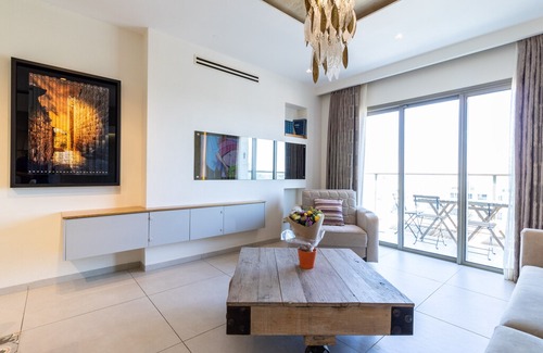Jerusalem City Centre Apartment | Neviim Court "Center" - Old city view !