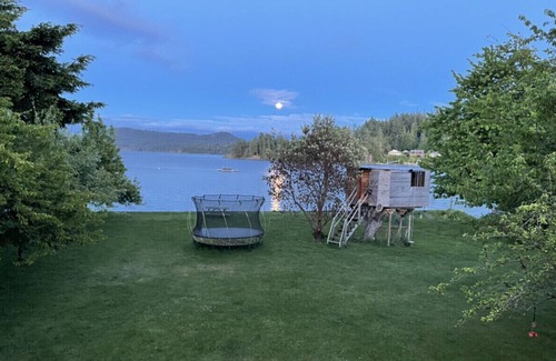 Sooke House | New 1 bedroom Sooke oceanfront guest suite