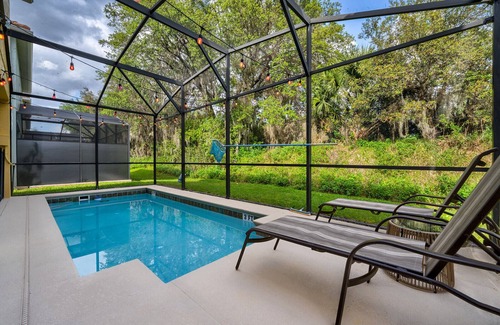 West Kissimmee House | NEW!16 guest, Disney 10mi, Themed Rooms, Private Pool, Movie + Game Room, Resort