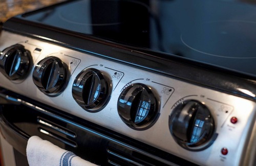 Salem Apartment | NEW 1BR on Salem Common l Steps to Witch Museum and Downtown l Fenced in Yard