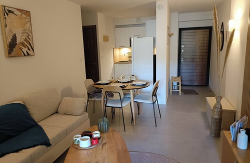 Pianotolli-Caldarello Apartment | New 2-4 pers apartment with loggia -Heated pool- seaside- near Bonifacio