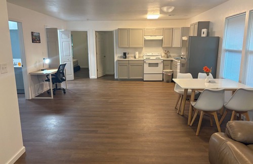 Guthrie House | New 2-bedroom Duplex in Guthrie close to I-35