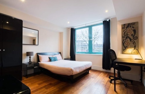Brondesbury Apartment | New 2BD & 2BTH Flat - 1 mins walk to underground station
