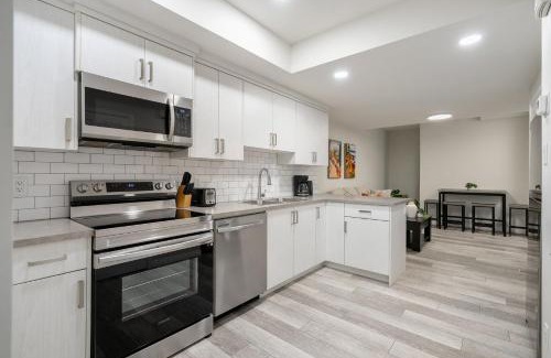 Southeast Calgary House | NEW! 2BR Private Suite SE Calgary - FREE Banff Pass, Netflix, Parking!