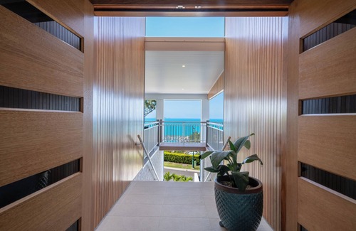Airlie Beach House | New 3 bed 3.5 bath home in Airlie Beach with breath taking Whitsunday Views