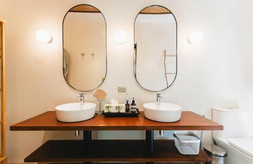 Catangnan Villa | New 3-Bedroom Garden Villa with Swimming Pool