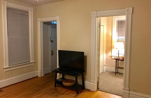 Ranch Triangle Apartment | NEW! 3 BEDROOM LINCOLN PARK HOME *FREE* PARKING