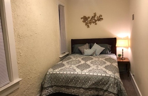 Ranch Triangle Apartment | NEW! 3 BEDROOM LINCOLN PARK HOME *FREE* PARKING