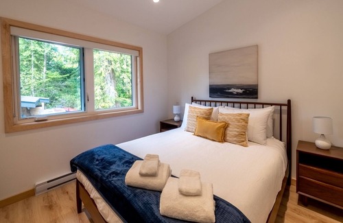 Tofino Cabin | New! 3 bedroom with hot tub - Tofino Secret Spot Cabin
