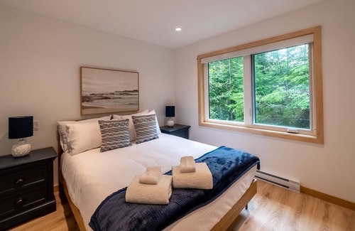 Tofino Cabin | New! 3 bedroom with hot tub - Tofino Secret Spot Cabin