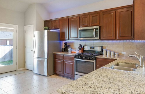 Round Rock House | New! 3-BR Home - Yard, Patio, & Parking - Sleeps 6