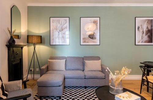 Brompton & Hans Town Apartment | New 3bed with Air Con In Chelsea