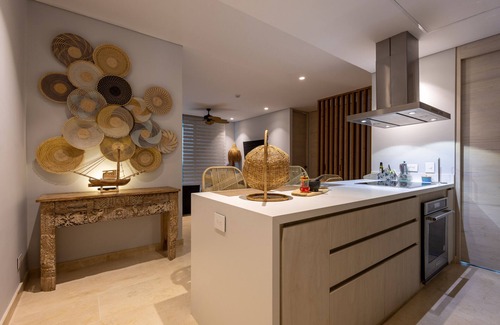 Porto Nao Apartment | New 3BR Ocean View apt at Calablanca B6