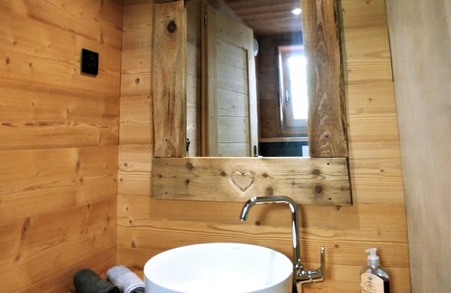 Le Petit-Bornand-les-Glieres Ski Chalet | New 4-person Savoyard half-chalet in the mountains
