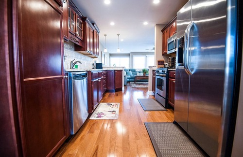 Southend House | New 4BR Beach Block Home-Location, Location, Location!