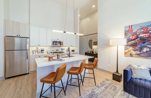 Wicker Park Apartment | NEW 4BR Designer Flat in Wicker Park/Bucktown