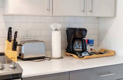 River North Hotel | New 4BR Family-Ready Apartment