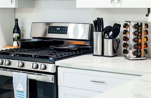 North Clairemont House | NEW! 4BR House -Pool, Jacuzzi, Outdoor Kitchen, AC