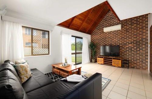 Springwood House | New 4BR Modern & Stylish Heritage Hideaway WiFi