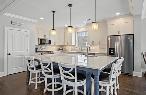 Surf City House | New 5 Bedroom house with Heated Pool